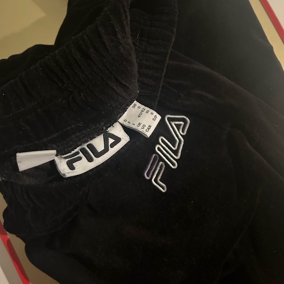 Fila soft women’s joggers size small - Picture 2 of 2